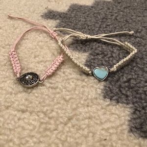 2 adjustable bracelets